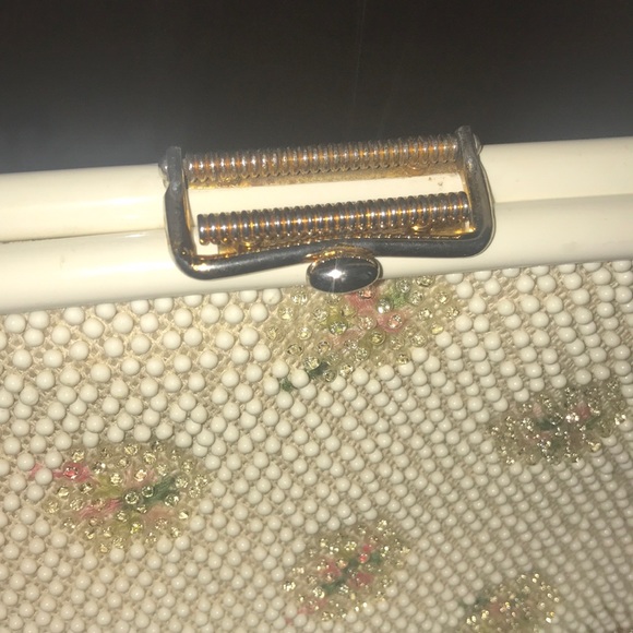 Vintage purse beaded interior & exterior - Picture 5 of 8